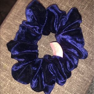 Prancer scrunchie by Dewedit